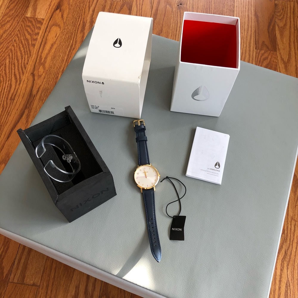 Nixon gold/navy Arrow Leather watch